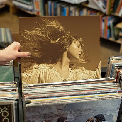 Taylor Swift - Fearless (Taylor's Version) - Gold Vinyl LP Record { vinyl }